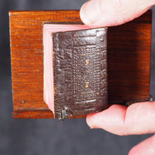 Load image into Gallery viewer, Holy Bible containing the Old and New Testaments; translated out of the original tongues, and with the former translations diligently compared and revised. Oxford University Press. American Branch. New York. 1919.