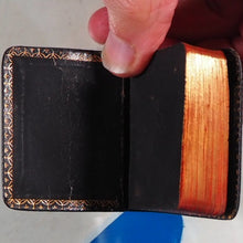 Load image into Gallery viewer, Goldsmith, Oliver. Vicar of Wakefield >>MINIATURE BOOK<< Publication Date: 1900 Condition: Very Good. Binding Variant A. >>MINIATURE BOOK<<