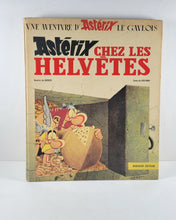 Load image into Gallery viewer, Astérix Chez les Helvètes. Une Aventure d&#39;Astérix le Gaulois.  Goscinny [René]. Uderzo [Albert]. Dargaud [Paris]. 1970
