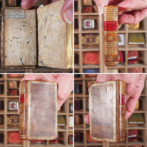 Petites heures dédiees à la sainte Vierge [Little Hours of the Blessed Virgin]. >>UNRECORDED ILLUSTRATED MINIATURE BOOK OF HOURS<< Publication Date: 1819 CONDITION: VERY GOOD