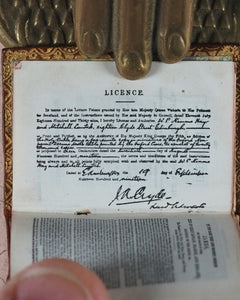 Holy Bible containing Old & New Testaments. New York Oxford University Press. American Branch. 1919. >>Attractively bound  miniature Bible <<