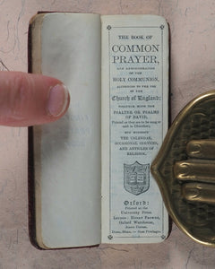 Finger Prayer Book. Common Prayer. University Press London : Henry Frowde, Oxford Warehouse, Amen Corner, London. [1890].