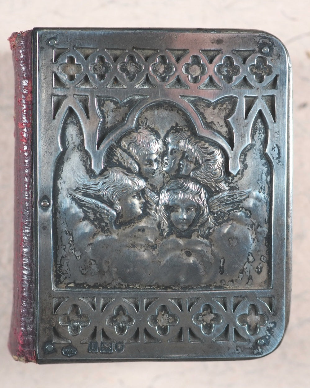 Church of England. Book of Common Prayer and Administration of the Holy Communion [with] Hymns ancient and modern: for use in the services of the Church. Oxford University Press. Henry Frowde. London. Circa 1900.