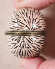 Load image into Gallery viewer, Faux &#39;Walnut&#39; miniature enamel box. 1760-1770.
