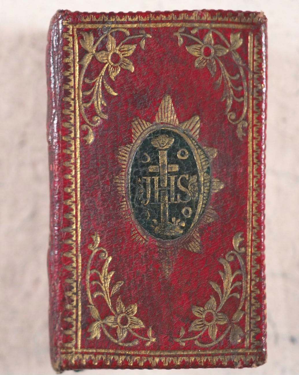 Bible in minuiture [sic] or a concise history of Old & new Testaments. Newbery, E. London. 1780.