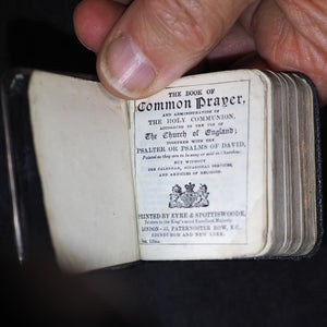 Book of Common Prayer and Administration of the Holy Communion According to the Use of the Church of England. Eyre & Spottiswoode Bible Warehouse Limited. 23, Paternoster Row, E.C. London, Edinburgh and New York. [1903]. Silver plaque.