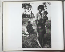 Load image into Gallery viewer, India by McCULLIN, Don. Jonathan Cape, 1999. ISBN 9780224050890 / 0224050893
