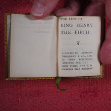 Load image into Gallery viewer, Life of King Henry v. &gt;&gt;MINIATURE SHAKESPEARE IN TREE CALF&lt;&lt; Shakespeare, William. Publication Date: 1905 CONDITION: NEAR FINE
