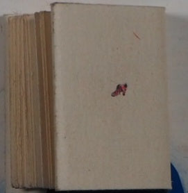 History of English Costume>>MICRO MINIATURE BOOK<< Publication Date: 1985 Condition: Near Fine