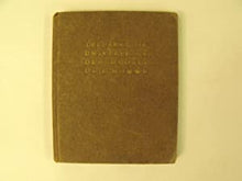 Load image into Gallery viewer, Declaration universelle des droits de l&#39;homme, adoptee le 10 Decembre 1948 en seance pleniere par l&#39;assemblee generale des nations unis. &gt;&gt;MINIATURE BOOK&lt;&lt;
